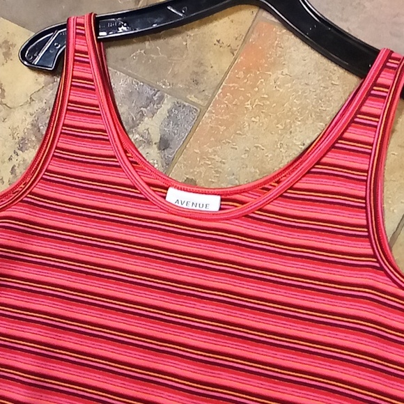 2 summer tops by Avenue - Picture 8 of 11